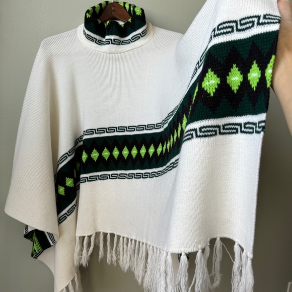 Poncho Turtleneck Sweater Cape Greek Key & Diamond Pattern - Picture 3 of 17